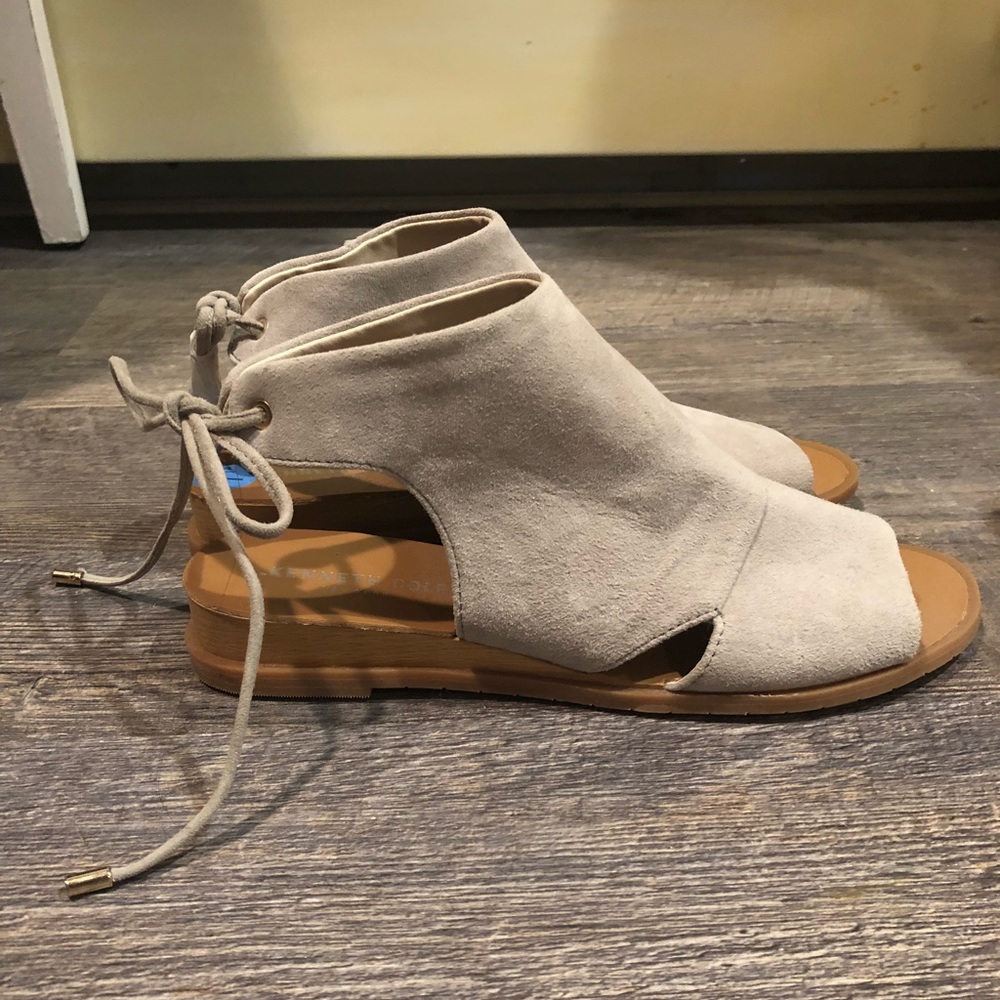 Kenneth Cole sandals